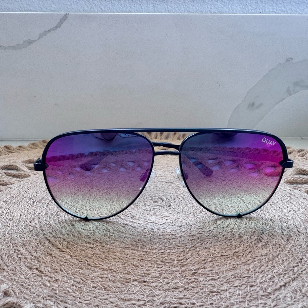 🕶️ QUAY High Key Mini Sunglasses — Black Metal + Pink Fade Mirror Lens